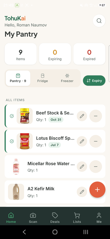 Marsonya pantry screen listing grocery items with colour-coded expiry borders and a days-left sort